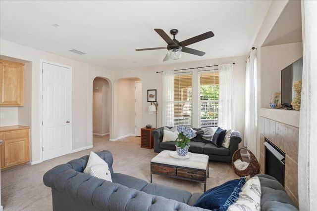 2718 San Juan Rd, Sacramento, CA 95833
