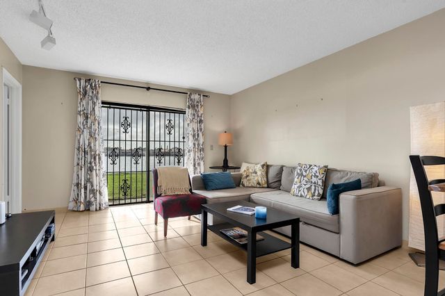 6715 W 26th Drive 101-6, Hialeah, FL 33016