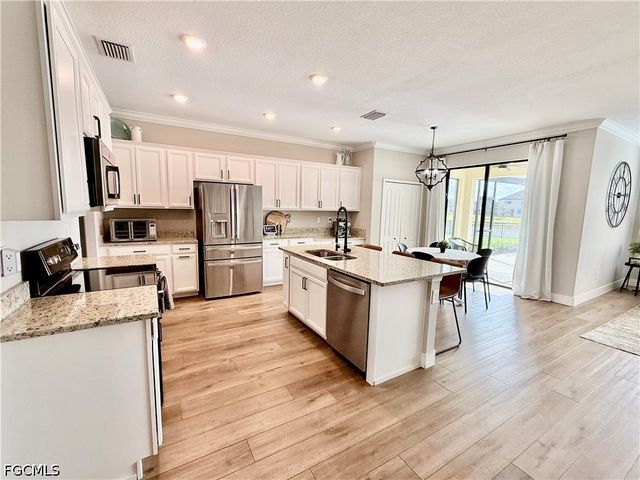 3302 Pasadena CT, Fort Myers, FL 33905