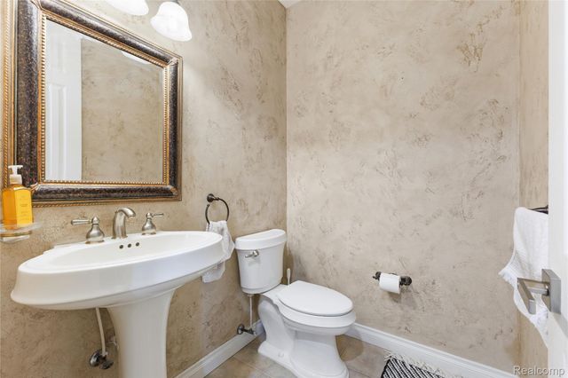 21675 Medallion Court, Macomb Township, MI 48044