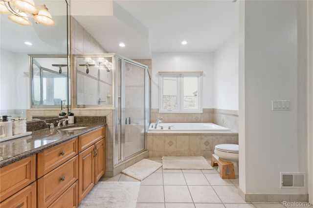 21675 Medallion Court, Macomb Township, MI 48044