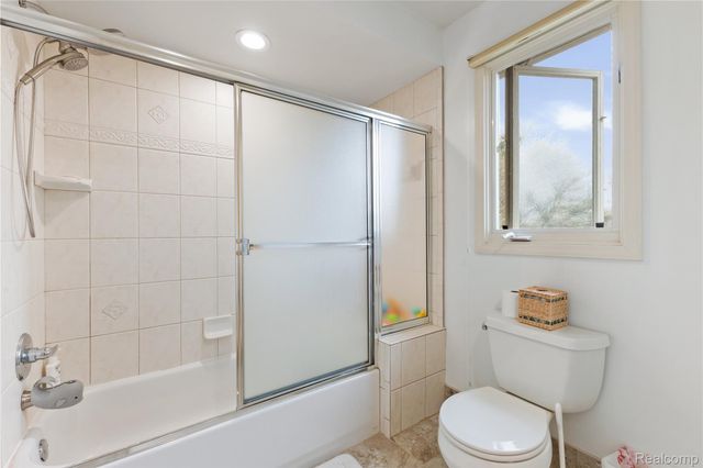 21675 Medallion Court, Macomb Township, MI 48044