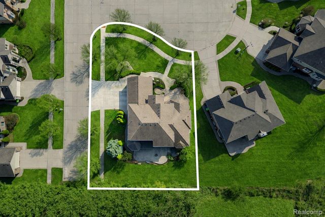 21675 Medallion Court, Macomb Township, MI 48044