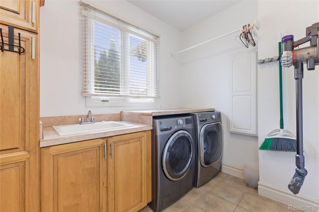 21675 Medallion Court, Macomb Township, MI 48044