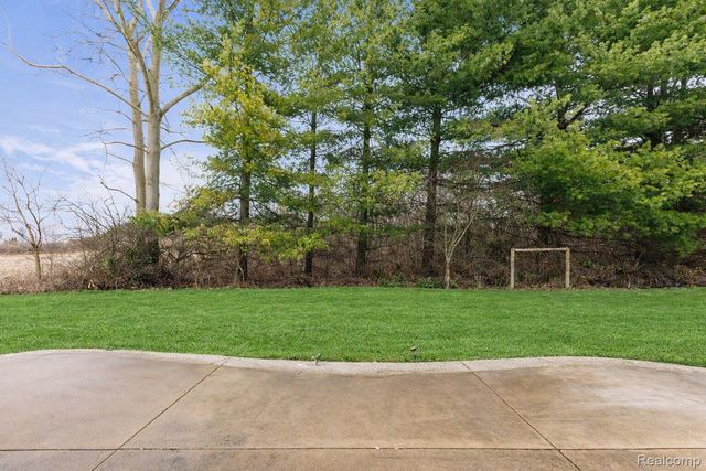 21675 Medallion Court, Macomb Township, MI 48044