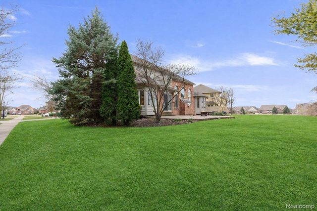 21675 Medallion Court, Macomb Township, MI 48044