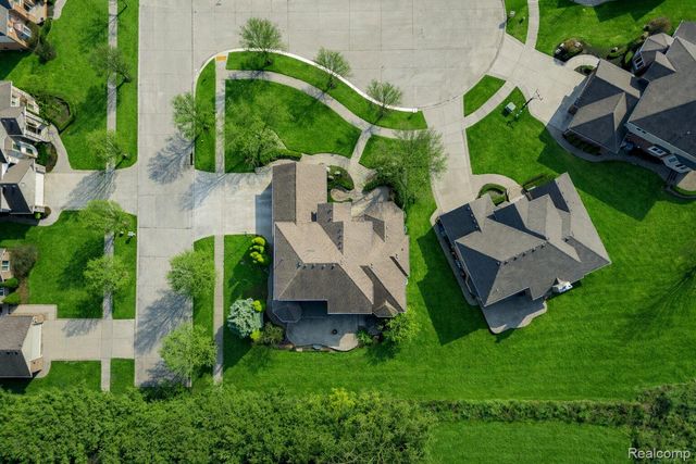 21675 Medallion Court, Macomb Township, MI 48044