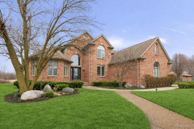 21675 Medallion Court, Macomb Township, MI 48044