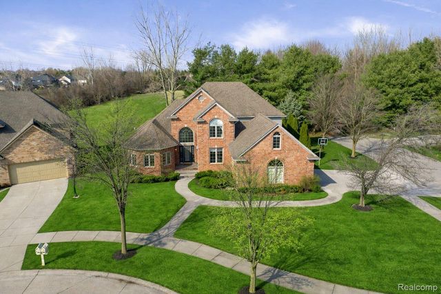 21675 Medallion Court, Macomb Township, MI 48044