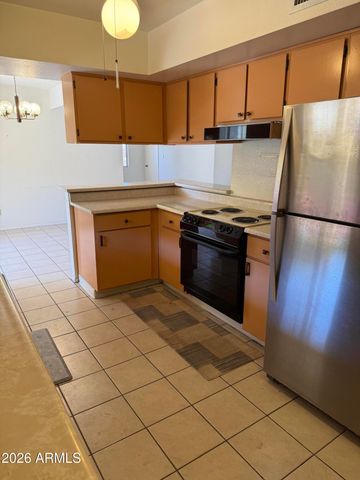 9349 E PARKSIDE Drive, Sun Lakes, AZ 85248