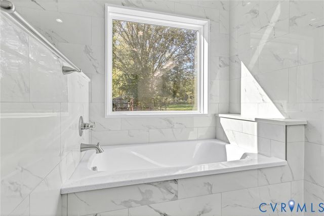 236 Blackwells Wharf Rd, Burgess, VA 22432