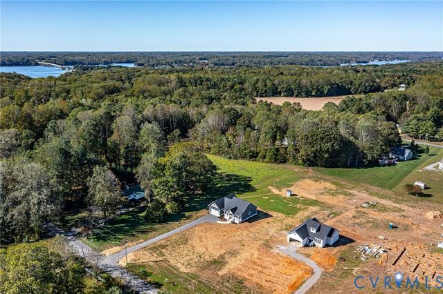 236 Blackwells Wharf Rd, Burgess, VA 22432