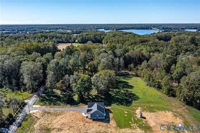 236 Blackwells Wharf Rd, Burgess, VA 22432