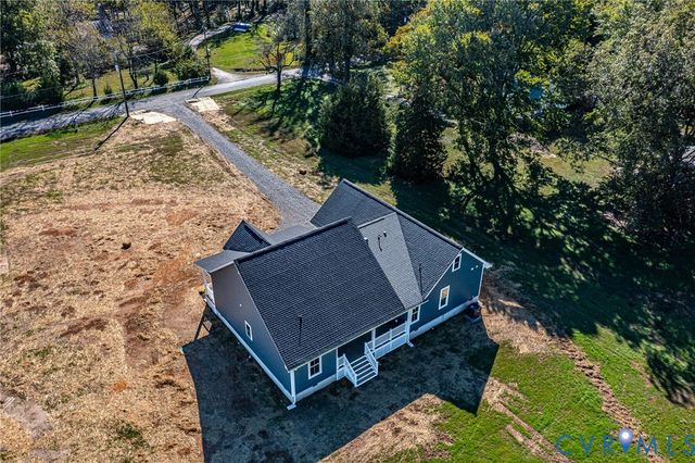 236 Blackwells Wharf Rd, Burgess, VA 22432