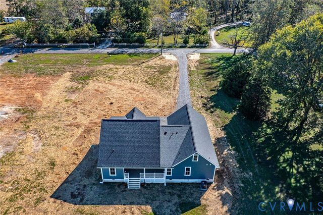236 Blackwells Wharf Rd, Burgess, VA 22432