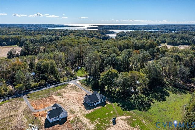 236 Blackwells Wharf Rd, Burgess, VA 22432
