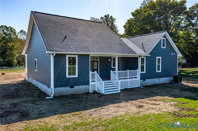 236 Blackwells Wharf Rd, Burgess, VA 22432