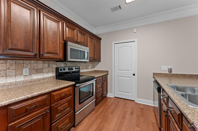 200 Lasso Dr, Warner Robins, GA 31088