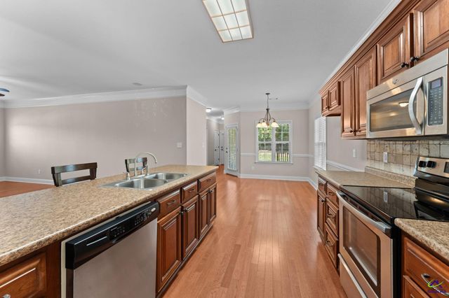 200 Lasso Dr, Warner Robins, GA 31088