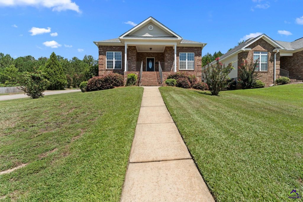 200 Lasso Dr, Warner Robins, GA 31088