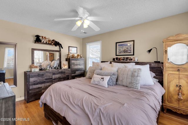 84 Jennings Road, Manahawkin, NJ 08050