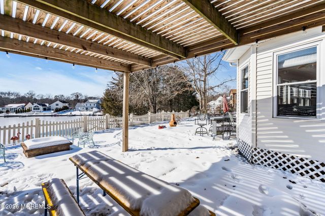 84 Jennings Road, Manahawkin, NJ 08050