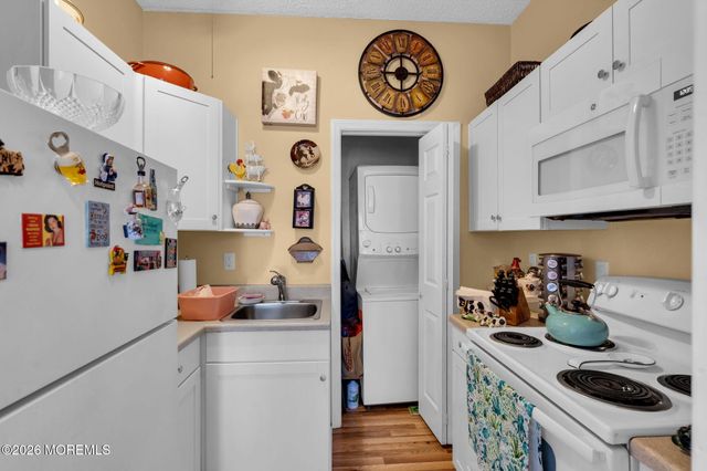 84 Jennings Road, Manahawkin, NJ 08050