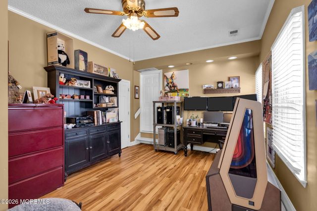 84 Jennings Road, Manahawkin, NJ 08050