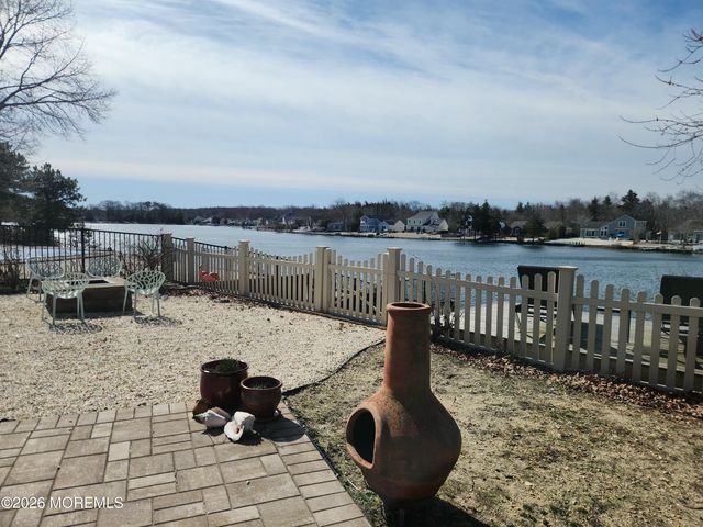 84 Jennings Road, Manahawkin, NJ 08050