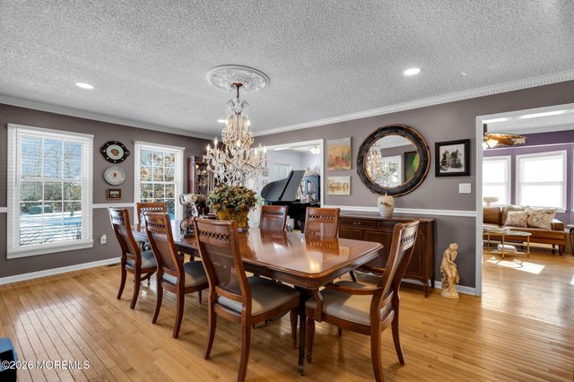 84 Jennings Road, Manahawkin, NJ 08050