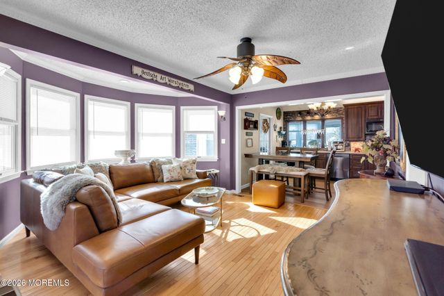 84 Jennings Road, Manahawkin, NJ 08050