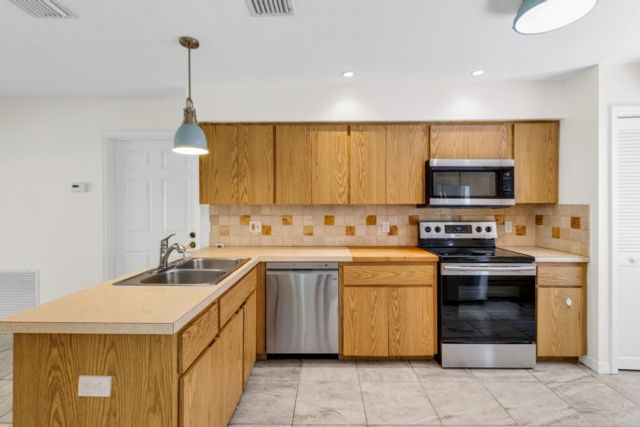 185 12th Street SE, Vero Beach, FL 32962
