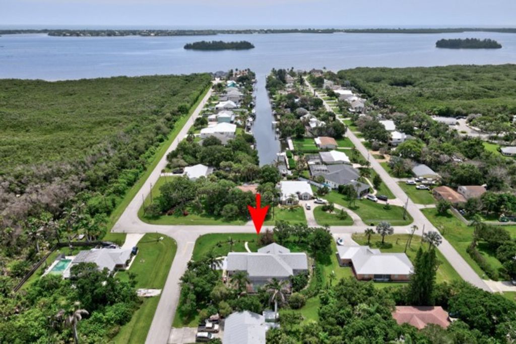 185 12th Street SE, Vero Beach, FL 32962