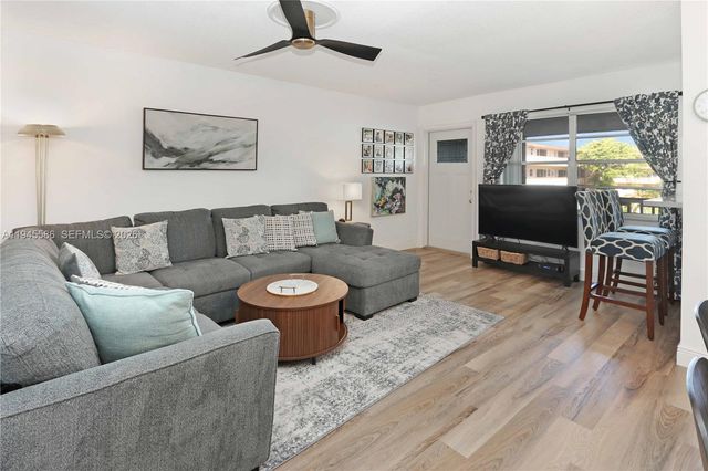 5300 Washington St E207, Hollywood, FL 33021