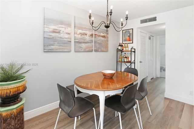 5300 Washington St E207, Hollywood, FL 33021