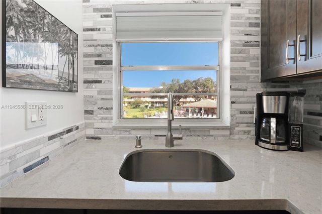 5300 Washington St E207, Hollywood, FL 33021