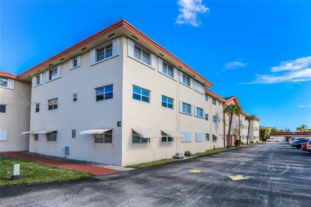 5300 Washington St E207, Hollywood, FL 33021