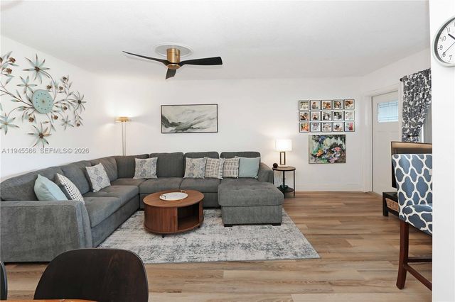 5300 Washington St E207, Hollywood, FL 33021