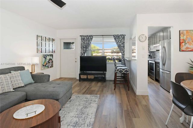 5300 Washington St E207, Hollywood, FL 33021