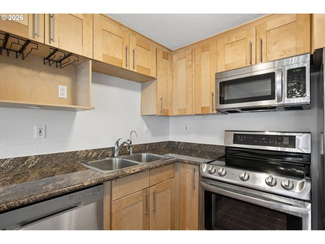 7937 Sw 40TH Ave I, Portland, OR 97219