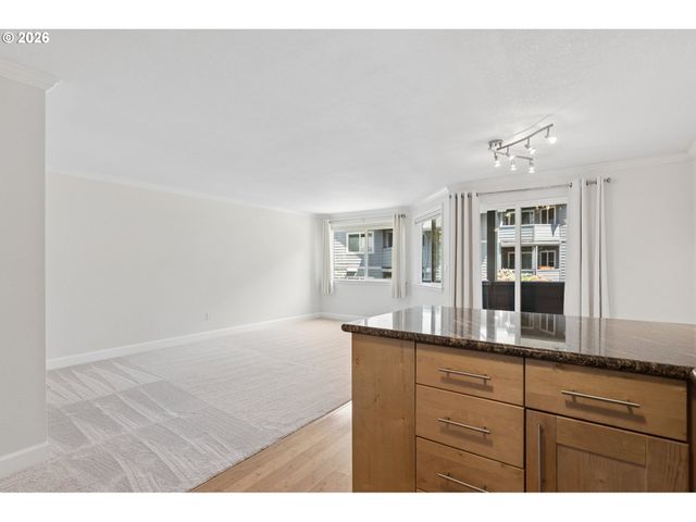 7937 Sw 40TH Ave I, Portland, OR 97219