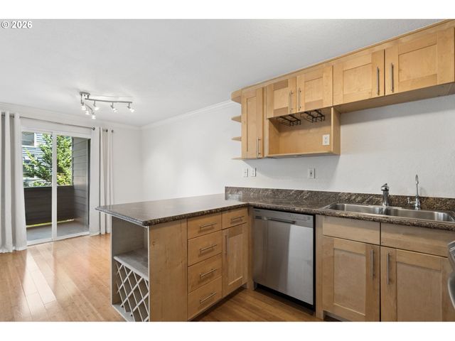 7937 Sw 40TH Ave I, Portland, OR 97219