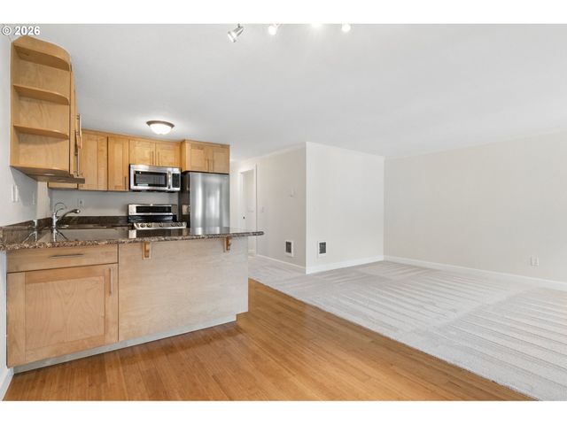 7937 Sw 40TH Ave I, Portland, OR 97219