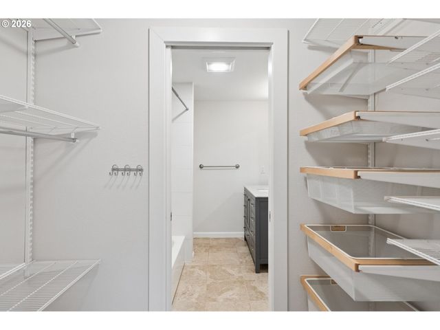 7937 Sw 40TH Ave I, Portland, OR 97219