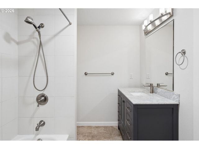 7937 Sw 40TH Ave I, Portland, OR 97219