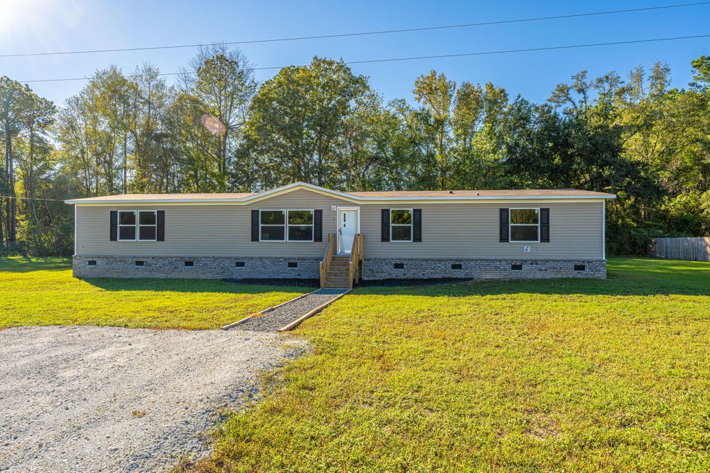 320 Bedford Road, Cross, SC 29436