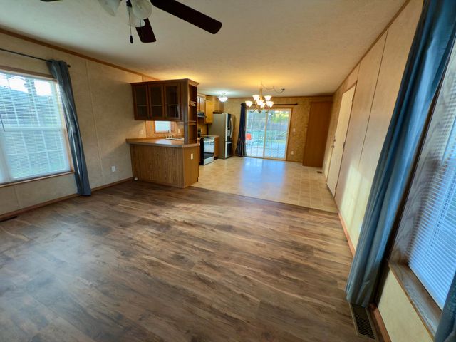 1295 Tucker Hollow Road, Monticello, KY 42633