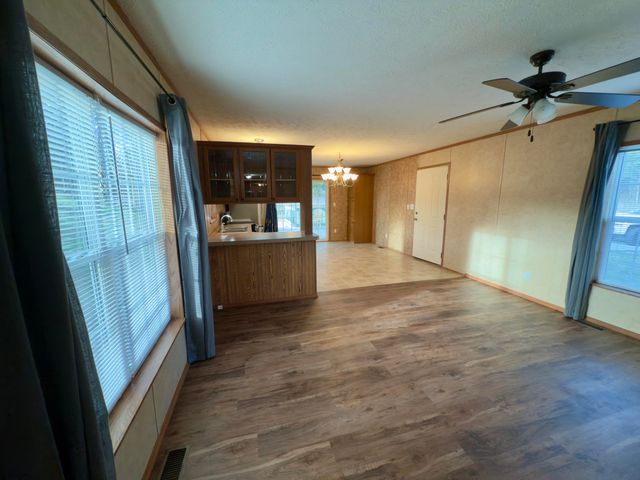 1295 Tucker Hollow Road, Monticello, KY 42633