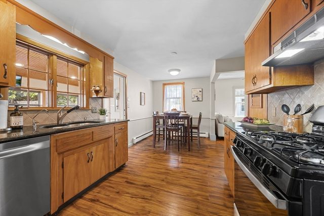 18 Glendale Ave, Melrose, MA 02176