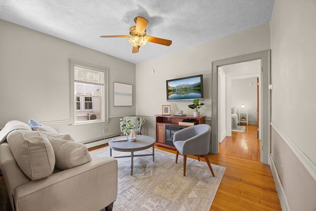 18 Glendale Ave, Melrose, MA 02176